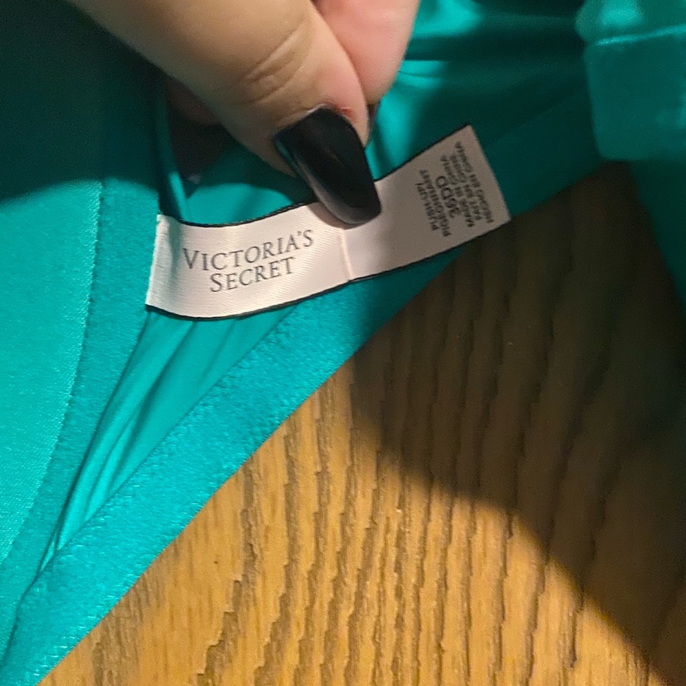 36DD VS